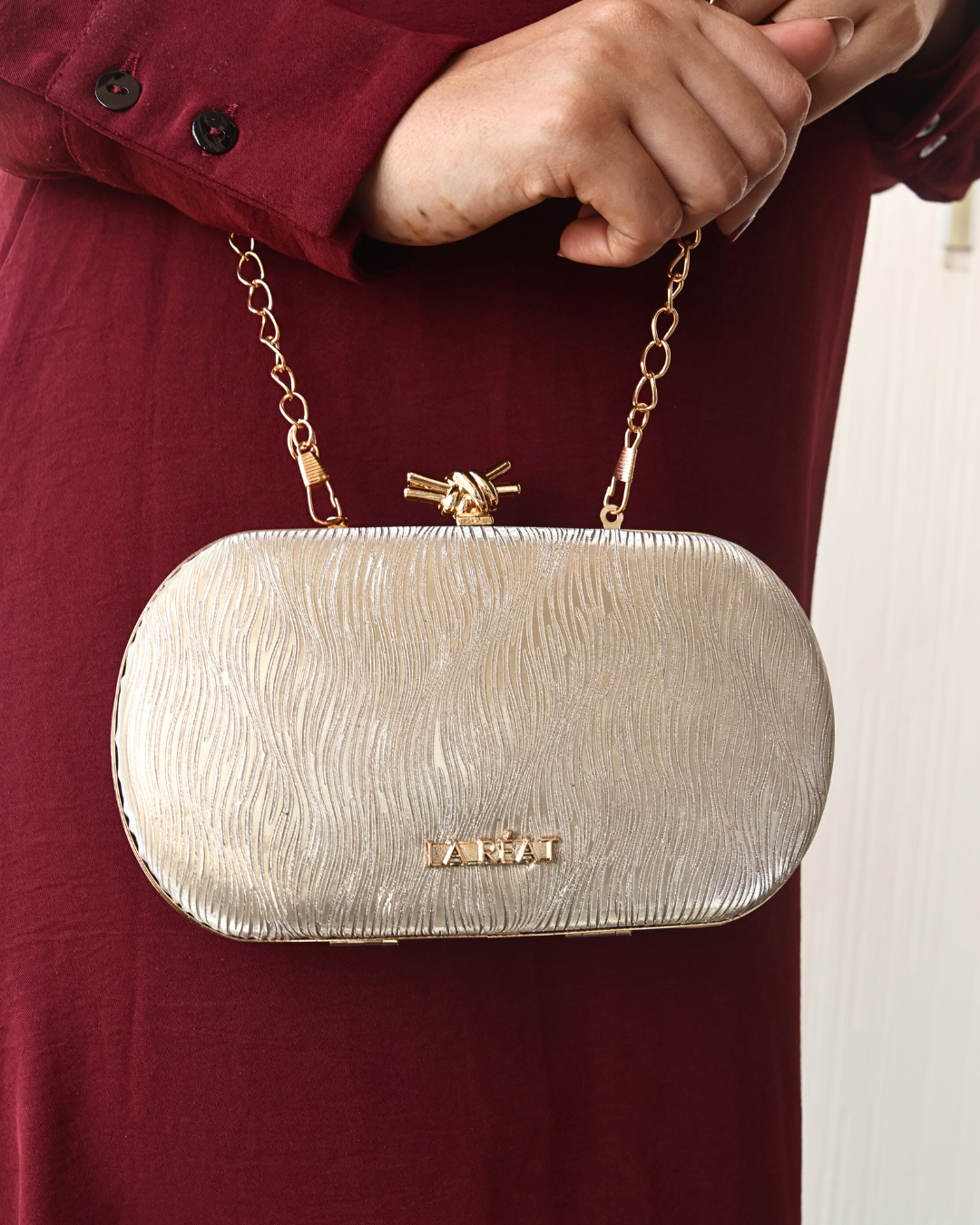 Women Wave Box Clutch